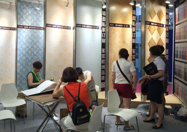 蒙太奇上海展會(huì)：現(xiàn)場訪客爆滿 加盟非?；鸨?></a> </div>
                        <div   id=